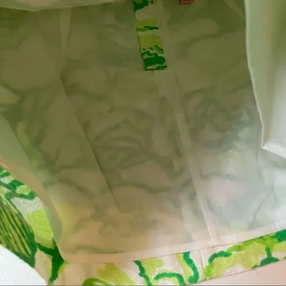 Lilly Pulitzer Tate Skirt in Heartbreaker Green Floral St. Patrick Print - Picture 5 of 8